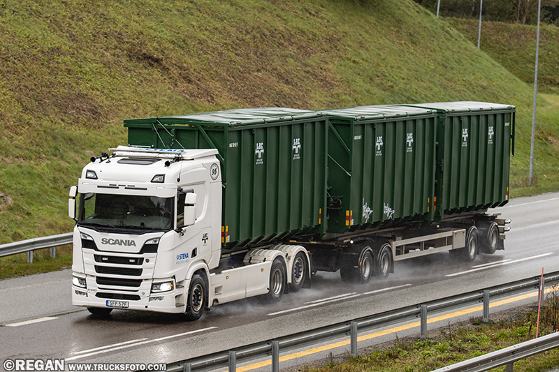 Scania R590 V8 - LBC Boras.jpg