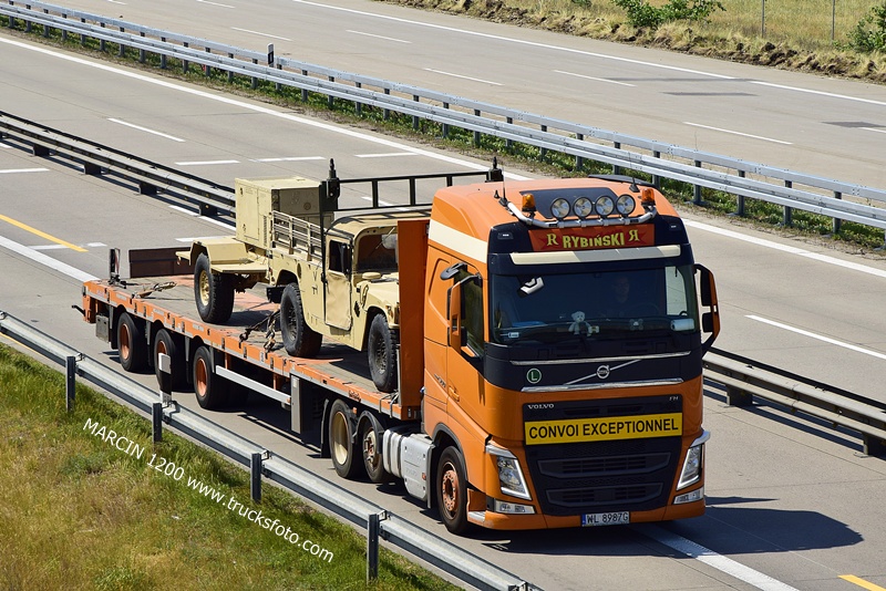_DSC9588 RYBIŃSKI-crop-VOLVO FH4.JPG