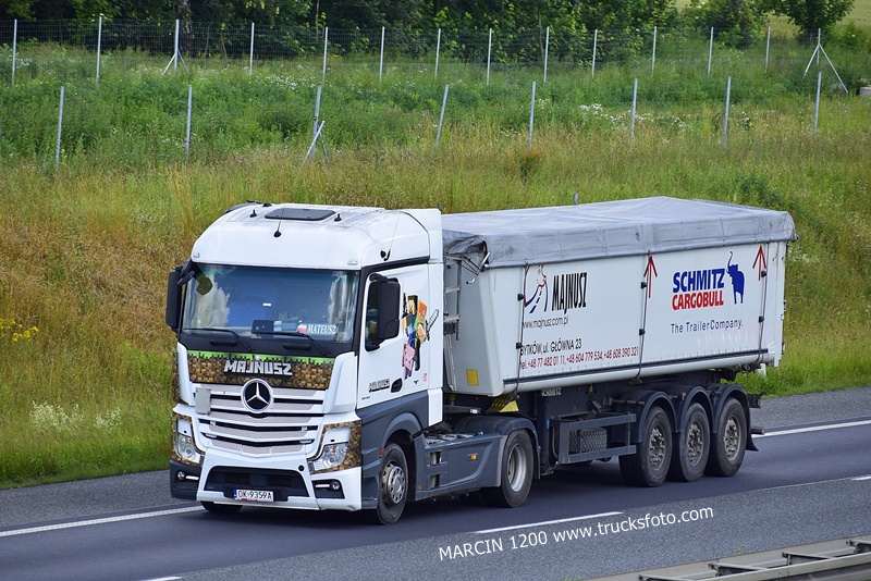 MAJNUSZ (2)-crop-ACTROS MP4.JPG