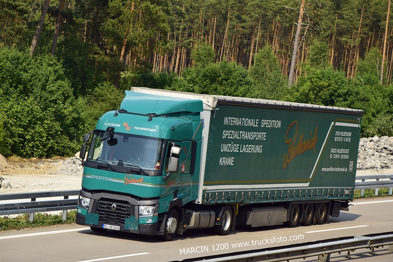 _DSC9163 BARTKOWIAK-crop-RENAULT RANGE-T.JPG