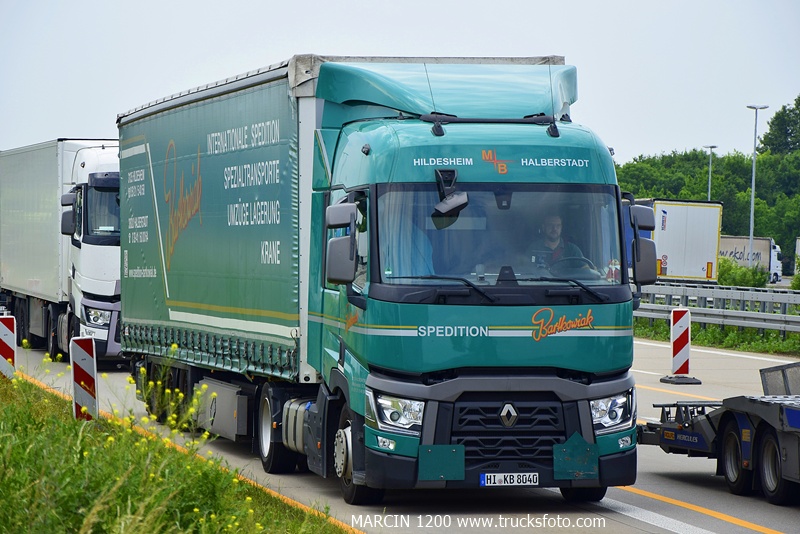 _DSC0281 Spedition Bartkowiak-crop-RENAULT RANGE-T.JPG