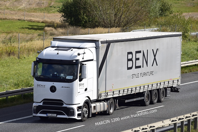 _DSC2289 BENIX-crop-ActrosL ProCabin.JPG