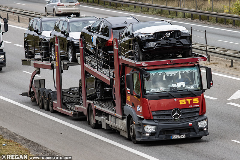 Mercedes-Benz Actros - STS 582.jpg