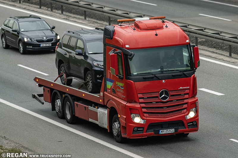 Mercedes-Benz Actros Famat.jpg