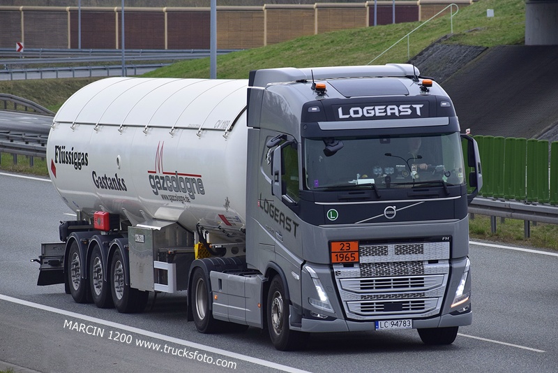 _DSC00011 (205) LOGEAST-crop-VOLVO FH5.JPG