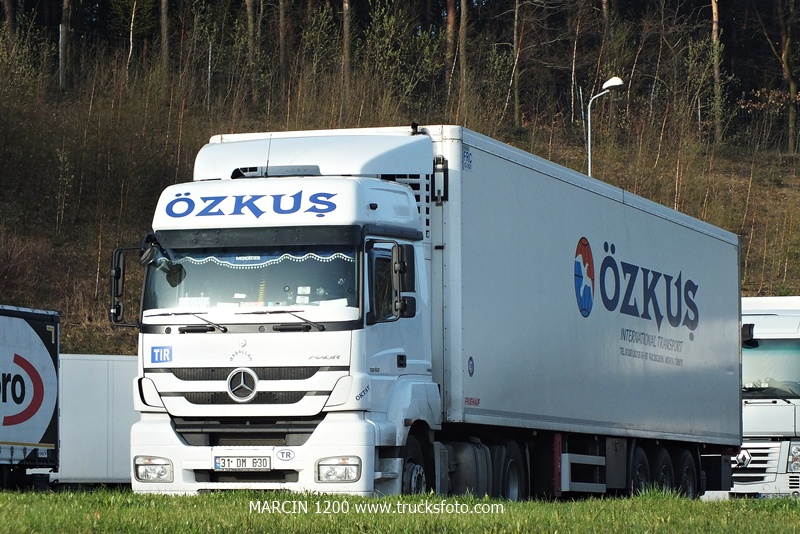 DSCF3456-crop-Özkuş-Mercedes-Benz Axor MP2.jpg