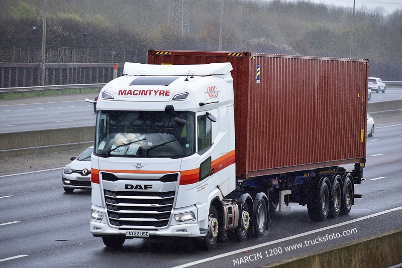 _DSC0869-crop-Macintyre-DAF XG.JPG