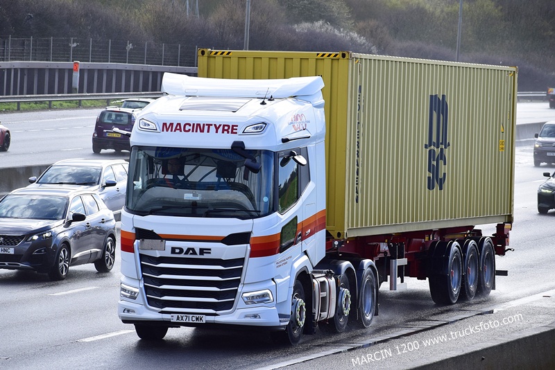 _DSC0920-crop-Macintyre-DAF XG.JPG