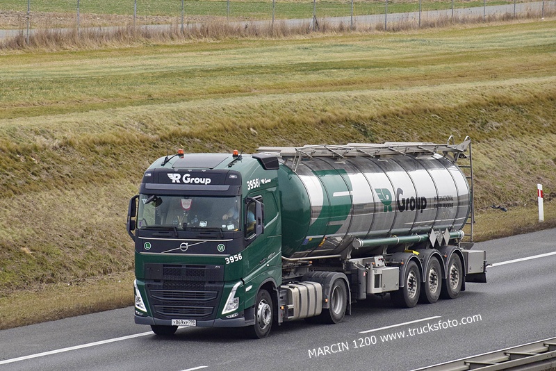 _DSC1530 R GROUP-crop-VOLVO FH5.JPG