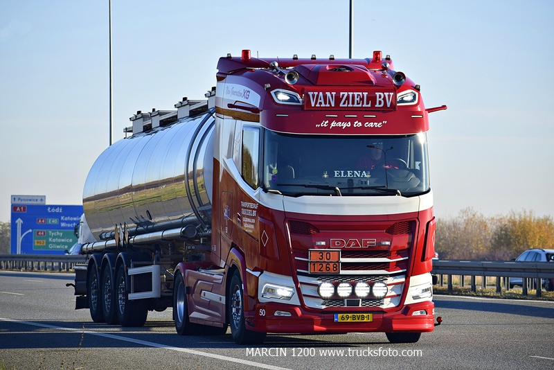 _DSC3774 VAN ZIEL BV-crop-DAF XG.JPG