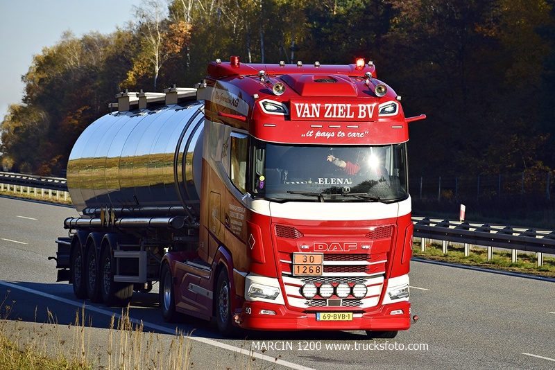 _DSC3779 VAN ZIEL BV-crop-DAF XG.JPG