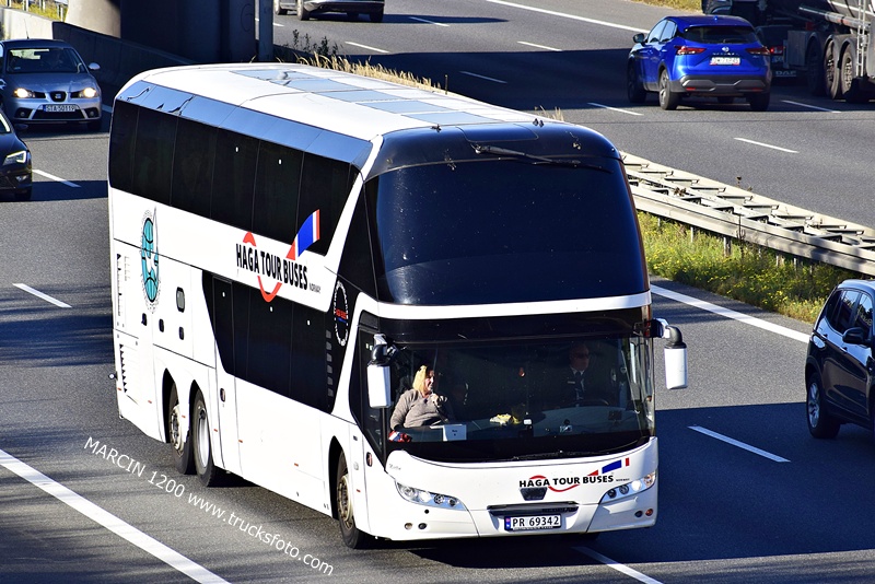 _DSC00011 (2388) AUTOBUS NEOPLAN SKYLINER-crop- HAGA TOUR BUSES NORWAY.JPG