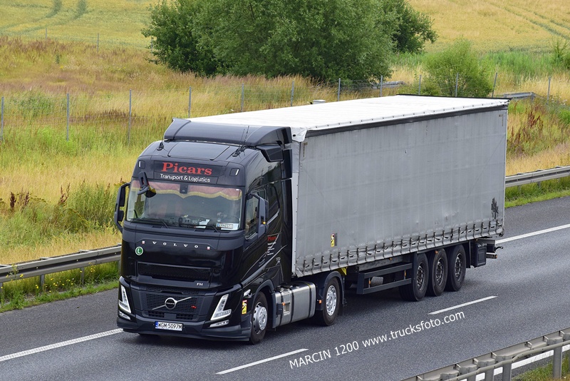 PICARS-crop-VOLVO FH AERO.JPG