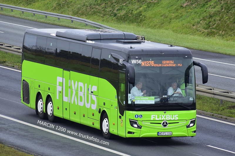 _DSC2993 AUTOBUS FLIXBUS MERCEDES-crop----.JPG