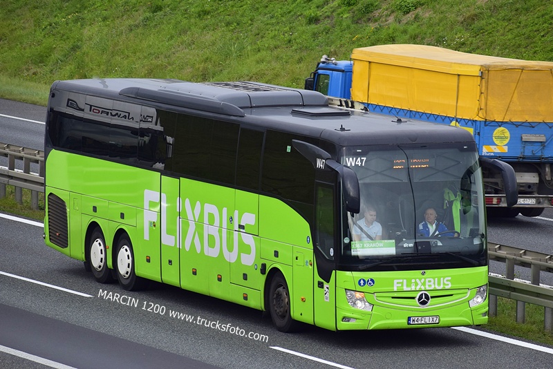 _DSC3158 AUTOBUS MERCEDES-crop-FLIXBUS.JPG