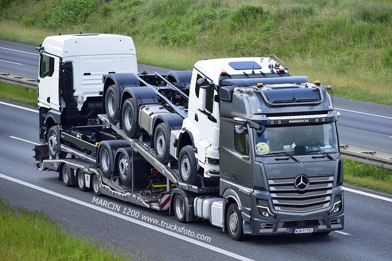 MINIHEAVY-crop-ActrosL MP5.JPG