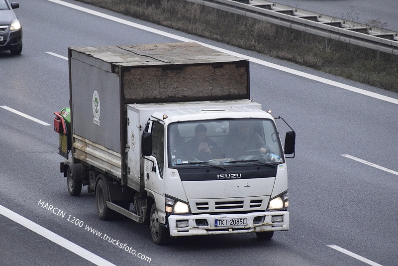 _DSC0062 ISUZU-crop-ISUZU NPR.JPG