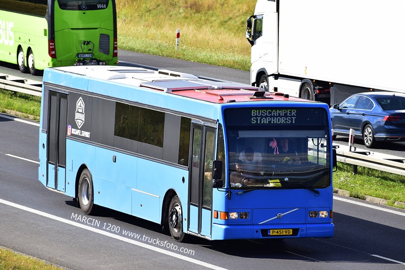 _DSC00011 (1506) AUTOBUS VOLVO-crop-BUSCAMPER STAPHORST.JPG