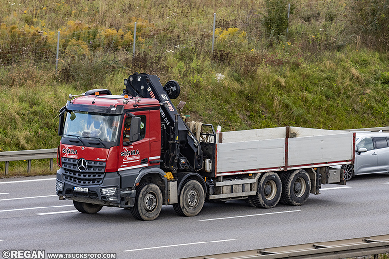 Mercedes-Benz Arocs 8x4 - Sigma Budownictwo.jpg
