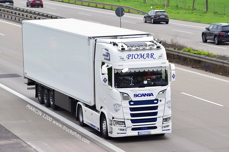 _DSC5584 PIOMAR-crop-SCANIA S500.JPG
