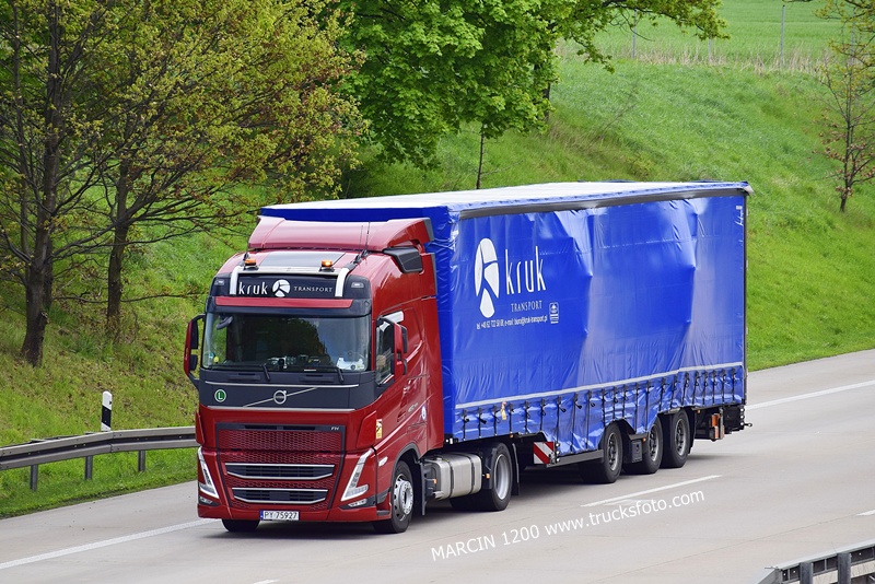 _DSC1351 KRUK-crop-VOLVO FH5.JPG