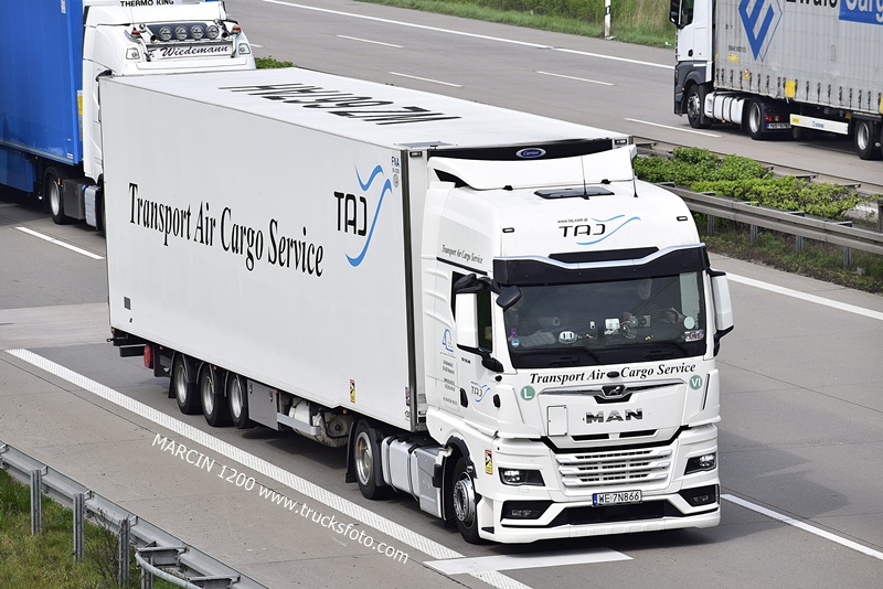 _DSC4534 TAJ-crop-MAN TGX II.JPG