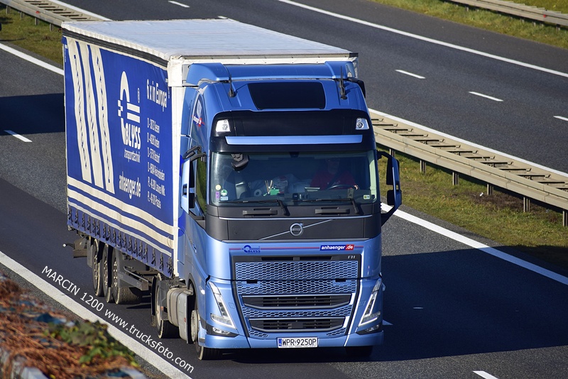 _DSC3908 BLYSS-crop-VOLVO FH5.JPG