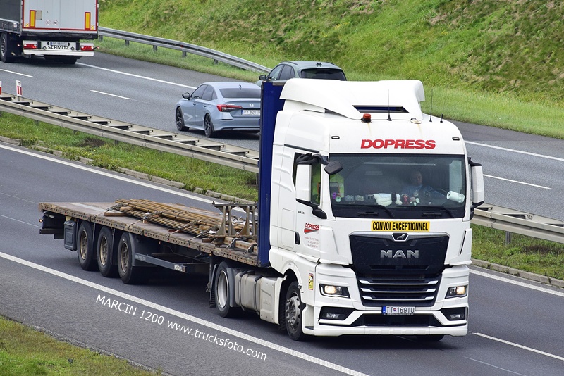 _DSC3081 DOPRESS-crop-MAN TGX II.JPG