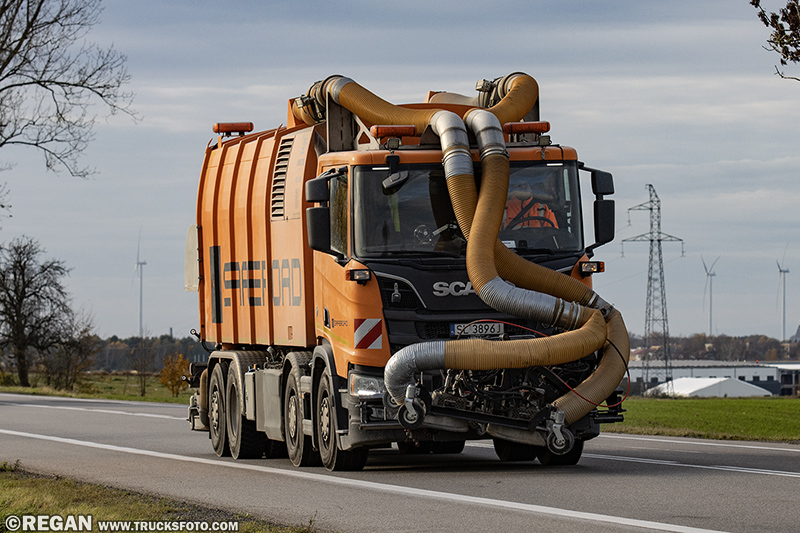 Scania V8 - Saferoad Smets MRT360.jpg