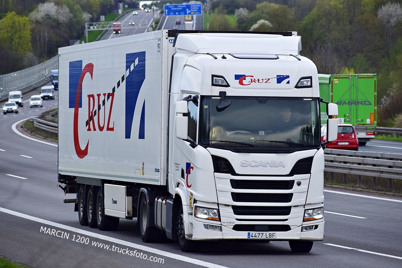 _DSC1134 CRUZ-crop-SCANIA R460 NG.JPG