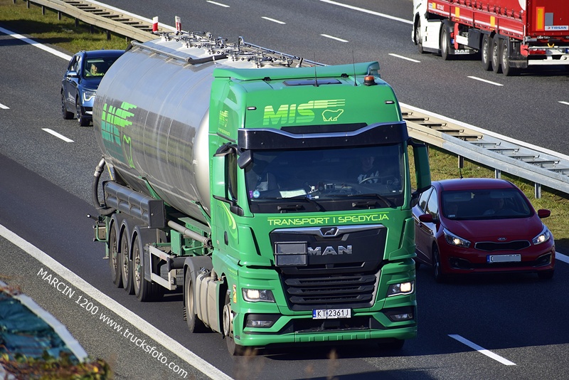 _DSC4017 MIŚ-crop-MAN TGX II.JPG