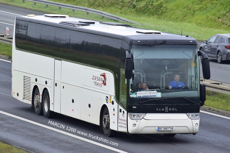 _DSC2995 AUTOBUS VAN HOOL-crop-ZESEN TRANS.JPG