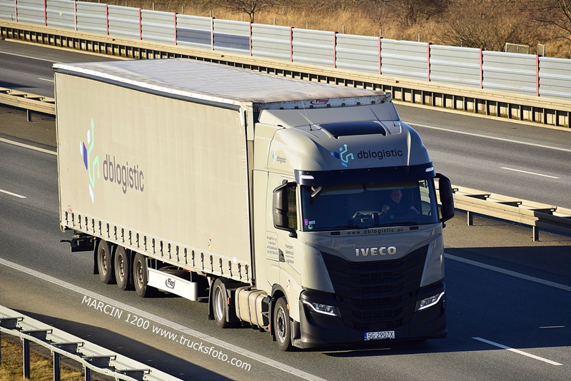 _DSC1858 DB LOGISTIC-crop-IVECO S-WAY.JPG