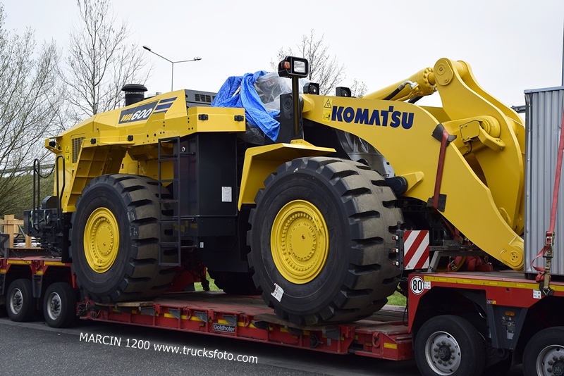 _DSC0931 ŁADUNEK-crop-KOMATSU.JPG