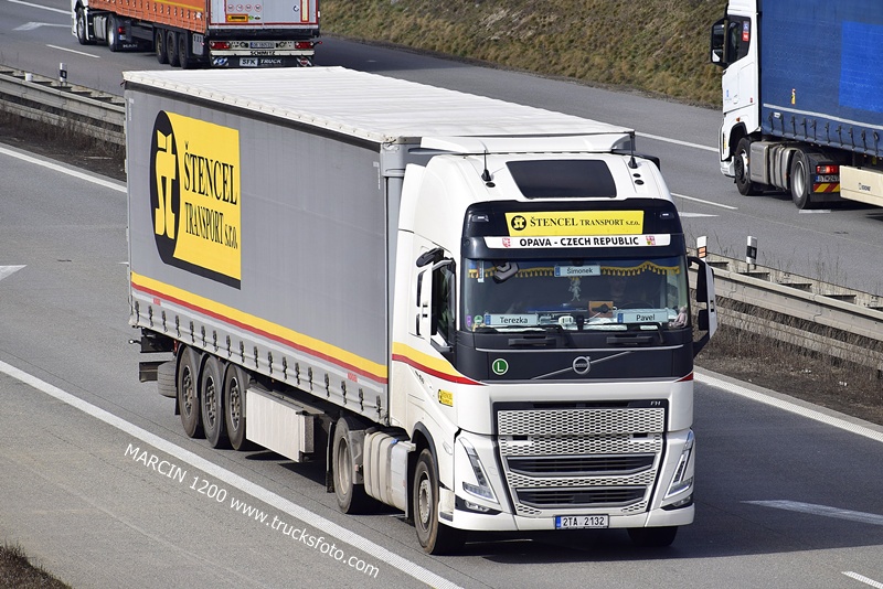 _DSC2509 STENCEL-crop-VOLVO FH5.JPG