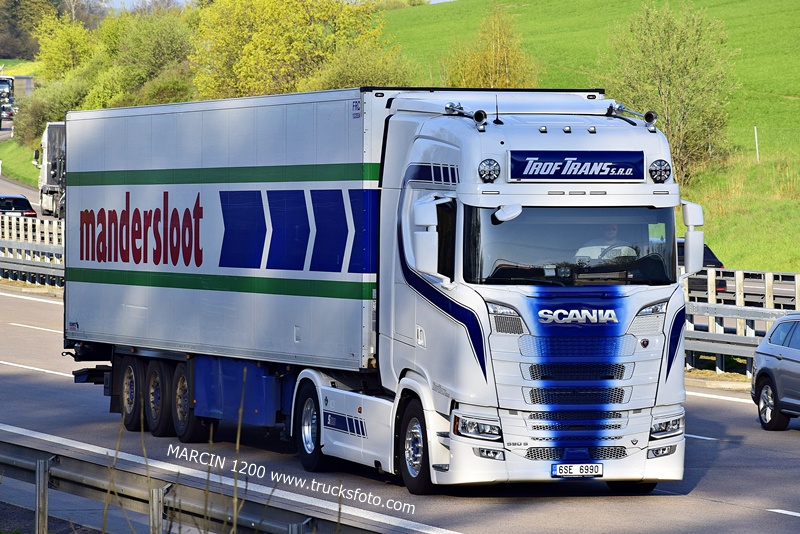 _DSC2670 TROF TRANS-crop-SCANIA S590 V8.JPG