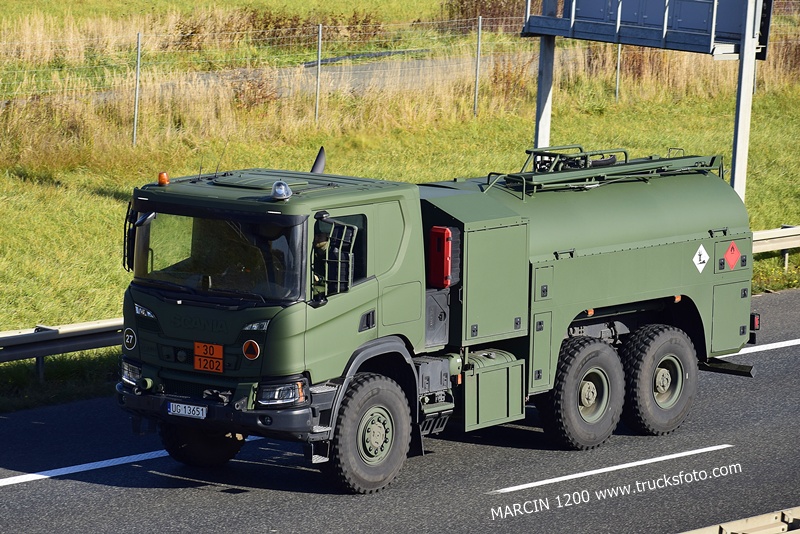 _DSC4156 WOJSKO PL-crop-Scania P460 XT.JPG