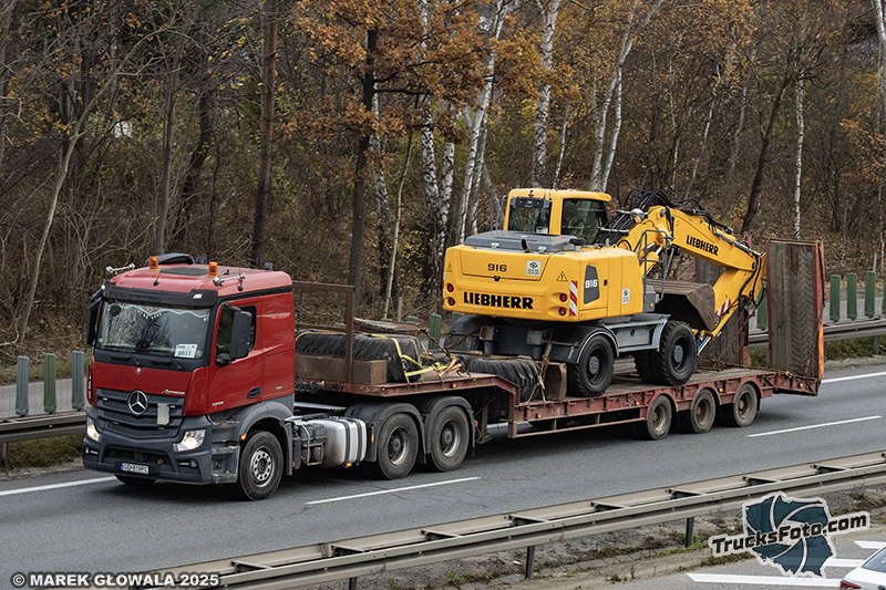 Mercedes-Benz Actros 3353.jpg