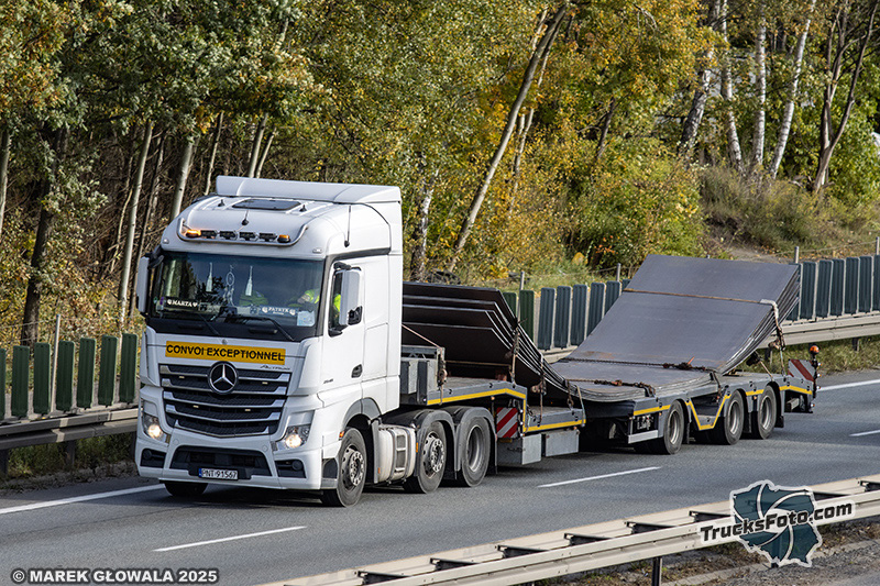 Mercedes-Benz Actros MP4 2545.jpg