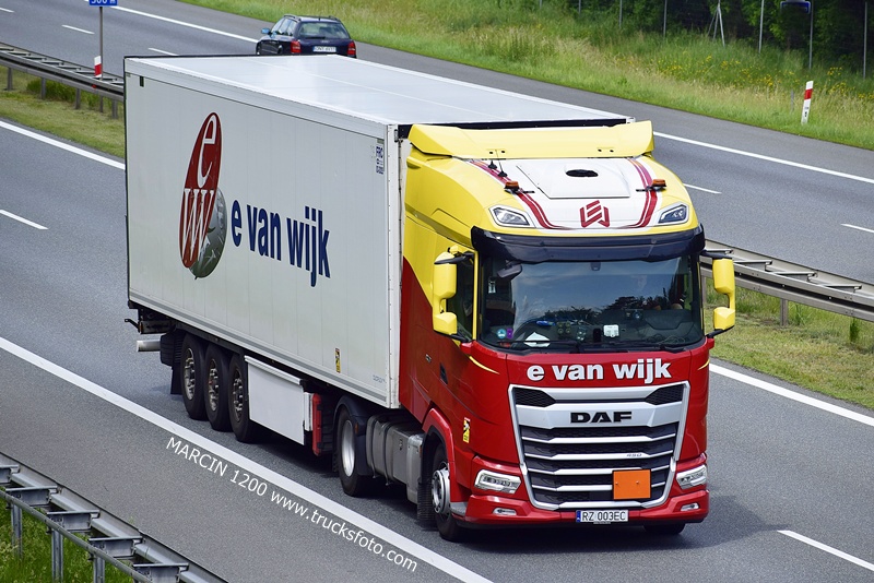 _DSC00011 (869) E VAN WIJK-crop-DAF XG.JPG