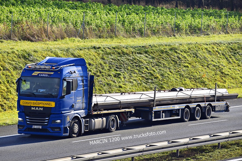 _DSC4785 PKS CARGO-crop-MAN TGX II.JPG