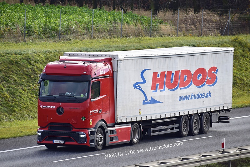 _DSC4810 HUDOS-crop-ActrosL ProCabin.JPG