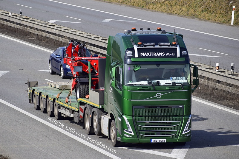 _DSC2429 MAXiTRANS WORLD-crop-VOLVO FH5.JPG
