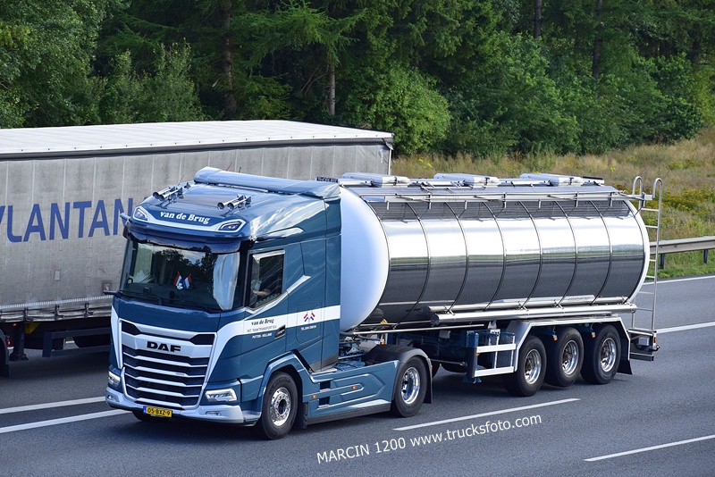 _DSC8107 VAN DE BRUG-crop-DAF XG.JPG