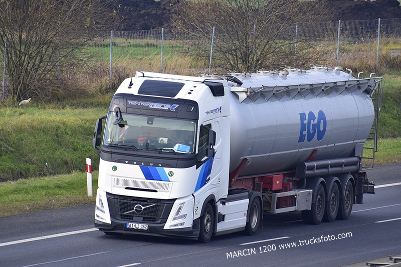 _DSC5387 Taktatrans-crop-VOLVO FH AERO.JPG