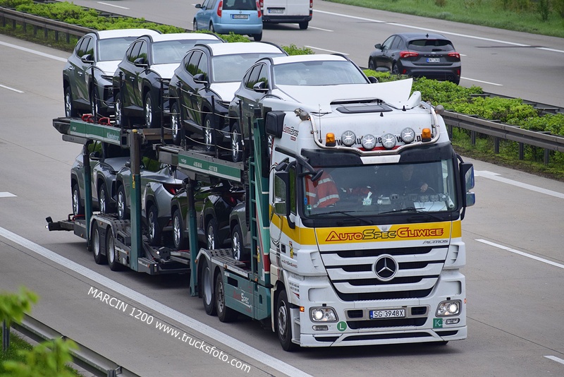 _DSC3854 AUTO SPEC GLIWICE-crop-ACTROS MP3.JPG