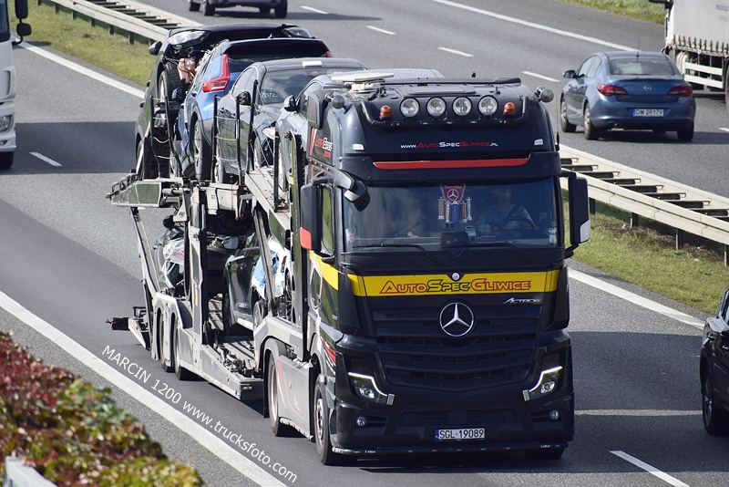 _DSC2588 AUTO SPEC GLIWICE-crop-ACTROS MP5.JPG