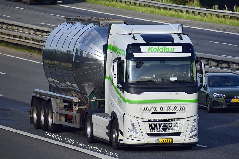 _DSC8363 KOLDKUR-crop-VOLVO FH AERO.JPG