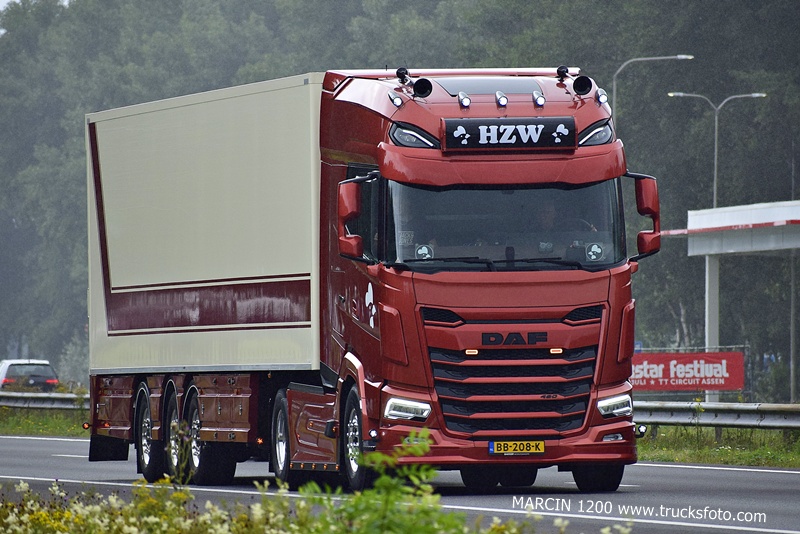 _DSC0501 HZW-crop-DAF XG+.JPG