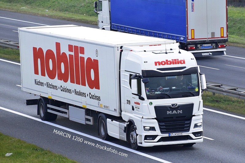 _DSC5491 NOBILIA-crop-MAN TGX II.JPG